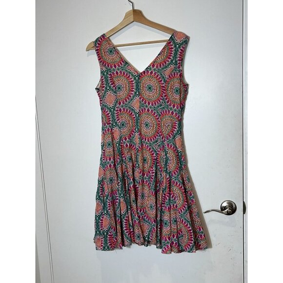 HD In Paris Anthropologie South Island Medallion Print Fit and Flare Dress Sz 6 - Picture 6 of 9